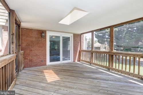 2998 Glenora Ln, Rockville MD 20850-3055 exterior