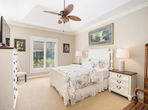 4701 Oak Leaf Dr, Naples FL 34119-8594 exterior