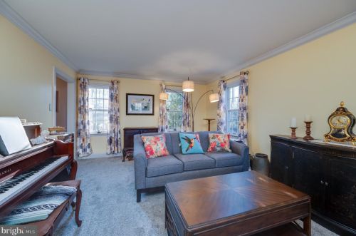 265 Continental Dr, Pottstown, PA 19464-1607