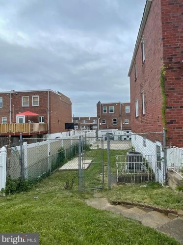 8623 Jackson St, Philadelphia PA 19145-3833 exterior