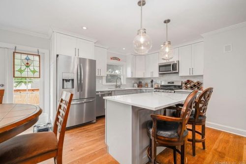 6 Bartlett Ave, Norwalk CT 06850-1914 exterior