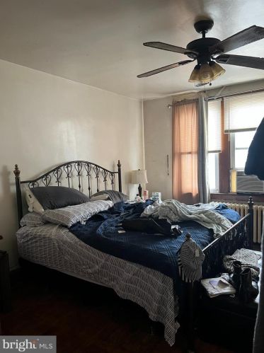 942 Morton St, Camden, NJ 08104-1608