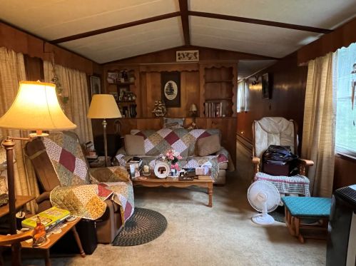 7 Bailey Dr, Concord NH 03303-2700 exterior