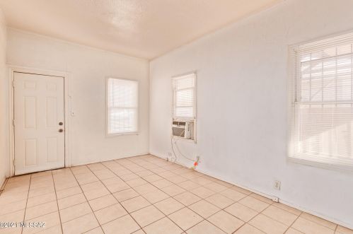 834 Lee St, Tucson AZ 85719-3932 exterior