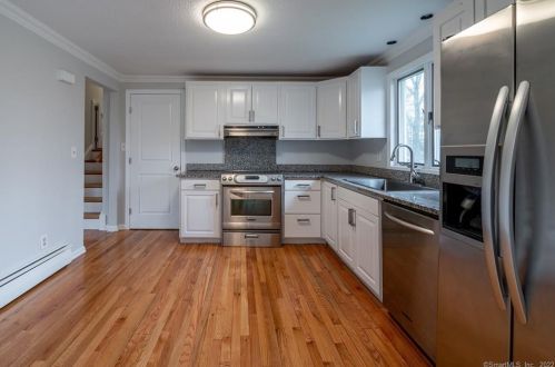 57 Allendale Dr, North Haven CT 06473-2112 exterior