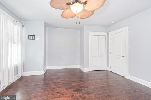 7017 Glenloch St, Philadelphia PA 19135-2223 exterior