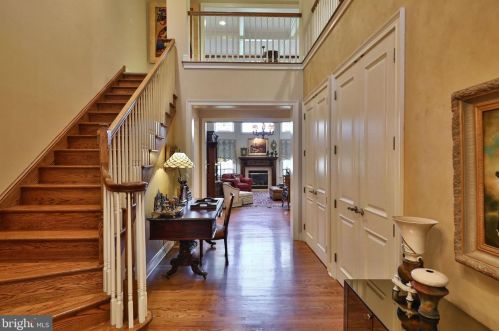 1371 Harpers Ln, Huntingdon Valley, PA 19006-8441