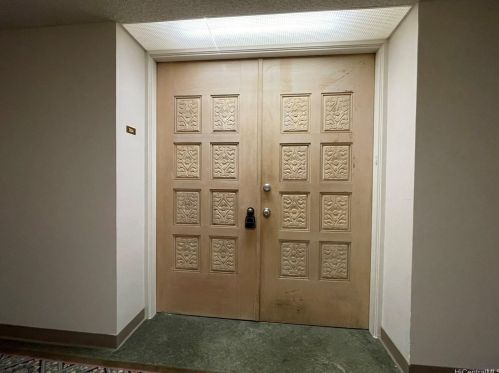 1517 Makiki St, Honolulu HI  96822-4501 exterior