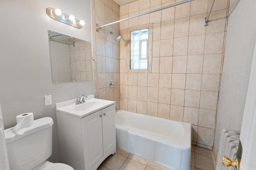 2476 Frederick Ave, Milwaukee WI 53211-3644 exterior