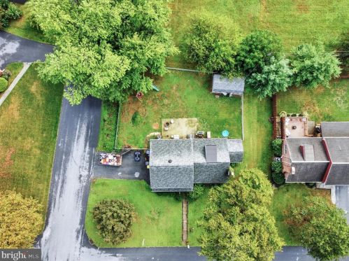 1918 Northbrook Dr, Lancaster PA 17601-4916 exterior