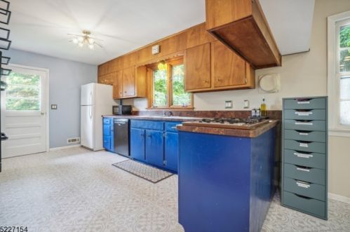 106 Timber Dr, Berkeley Heights NJ  07922-1755 exterior