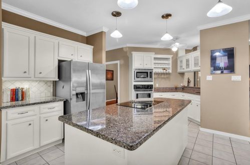 11 Greenview St, Montgomery TX 77356-8456 exterior