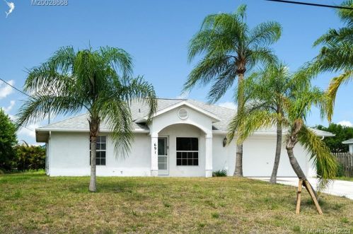 691 Mccullough Ave, Fort Pierce, FL 34953-3976