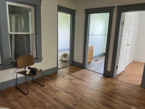 706 124 St, Cleveland OH 44108-1708 exterior