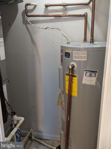 4345 Pembrook Village Dr, Alexandria VA 22309-1862 exterior