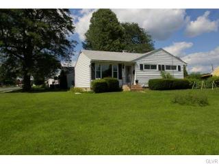 2180 Aster Rd, Bethlehem PA  18018-1204 exterior