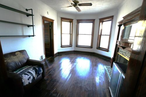 1622 Rockwell St, Chicago IL 60647-5218 exterior