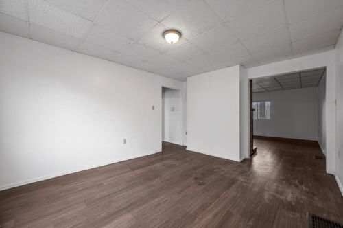 106 Carrick Ave, Pittsburgh PA  15210-4324 exterior