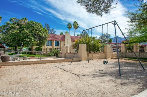 471 Yucca Ct, Tucson AZ  85704-5477 exterior