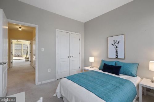 6747 Applemint Ln, Alexandria VA 22310-2649 exterior