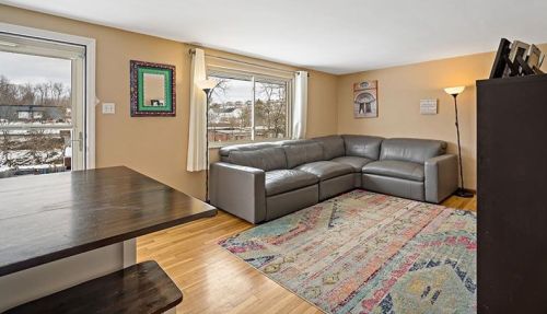 1116 Aurora Dr, Pittsburgh, PA 15236-3658