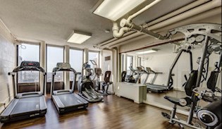 100 Walton St, Chicago IL  60611-1448 exterior