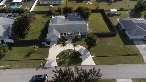 765 Byron St, Fort Pierce FL 34983-1921 exterior