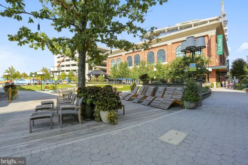 6036 Loganwood Dr, Rockville MD 20852-3459 exterior