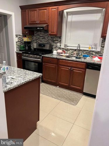 2223 47 St, Camden NJ 08110-3033 exterior