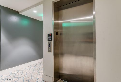 3131 Central Ave, Phoenix AZ 85012-2621 exterior