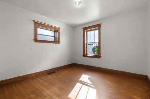 5536 Emerson Ave, Saint Louis MO 63120-2240 exterior