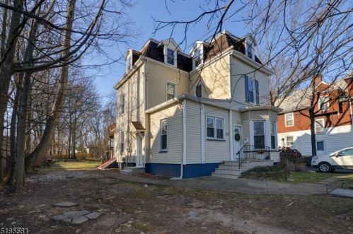 17 Lexington Ave, Montclair NJ  07042-4501 exterior