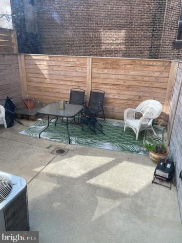 970 Marshall St, Philadelphia PA 19123-1307 exterior