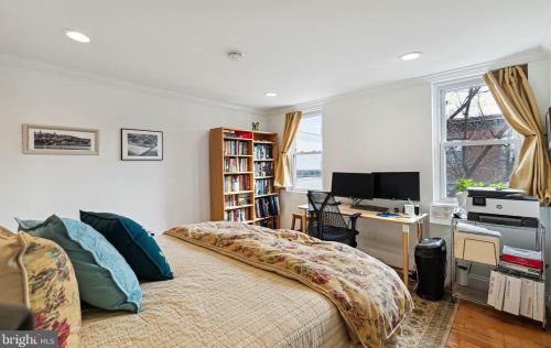 618 19 St, Philadelphia PA 19146-4655 exterior