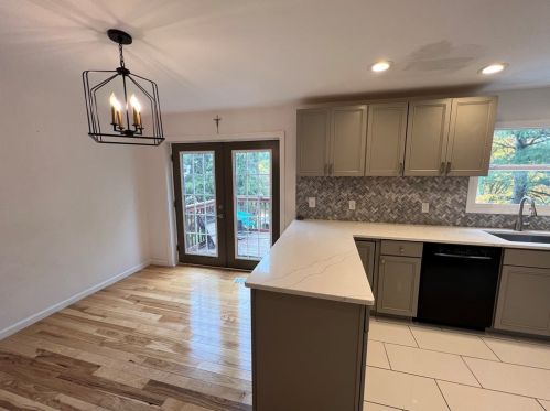 3131 Glendale Ave, Pittsburgh PA  15227-2828 exterior