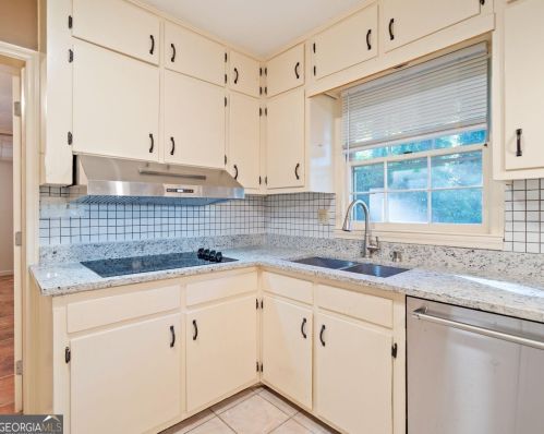 415 Amberidge Trl, Atlanta GA  30328-2806 exterior