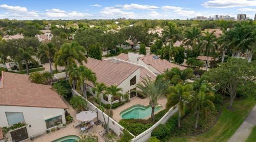 36 Las Brisas Way, Naples, FL 34108-8293