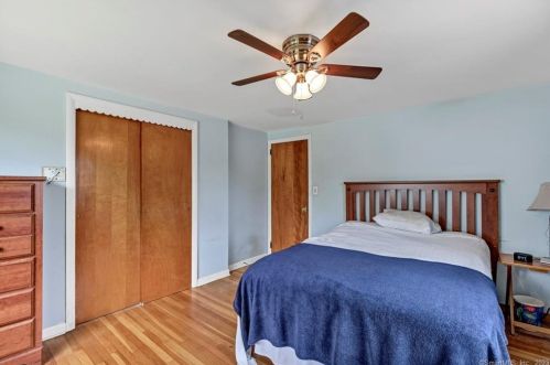 104 Fairview St, Milford CT 06460-4128 exterior