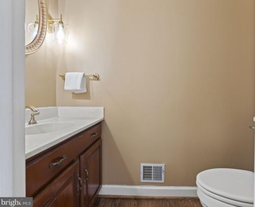 207 Glendale Ave, Alexandria VA 22301-2452 exterior