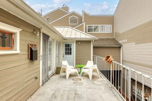 915 23rd St, Austin TX 78705-5073 exterior