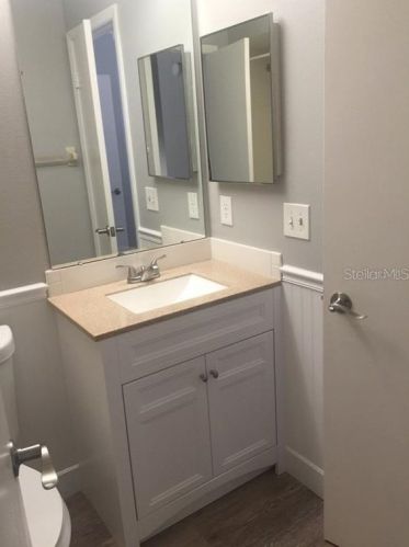 11313 Grandville Dr, Tampa FL 33617-2381 exterior