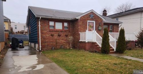 55 Irving Pl, Outwater, NJ 07026-1240