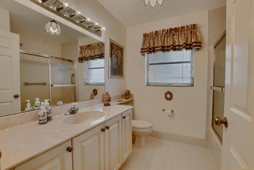 9679 Harbour Lk Cir, Boynton Beach FL 33437-3812 exterior