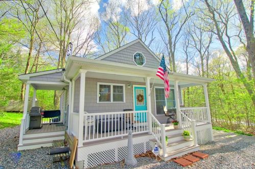 113 Catlin Rd, Torrington CT 06791-1806 exterior