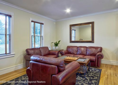 36 Little Silver Pt Rd, Little Silver NJ 07739-1732 exterior