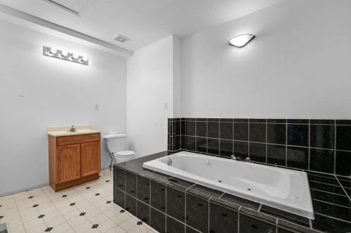 6650 Gravois Ave, Saint Louis MO 63123-4848 exterior