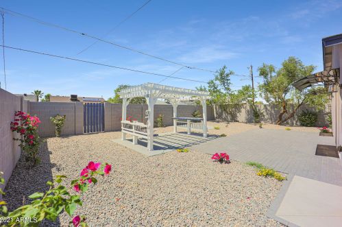 1359 Clarendon Ave, Phoenix AZ  85013-3330 exterior