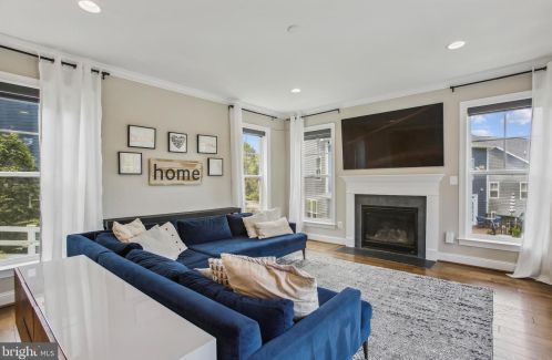 6031 Florence Ln, Alexandria VA 22310-2209 exterior