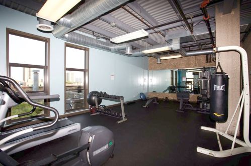 2545 Dearborn St, Chicago IL  60616-4990 exterior