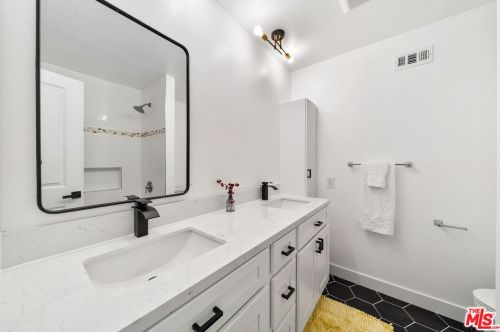 1837 Las Lanas Ln, Fullerton CA  92833-1814 exterior